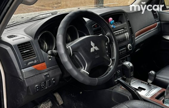 Mitsubishi Pajero 2007