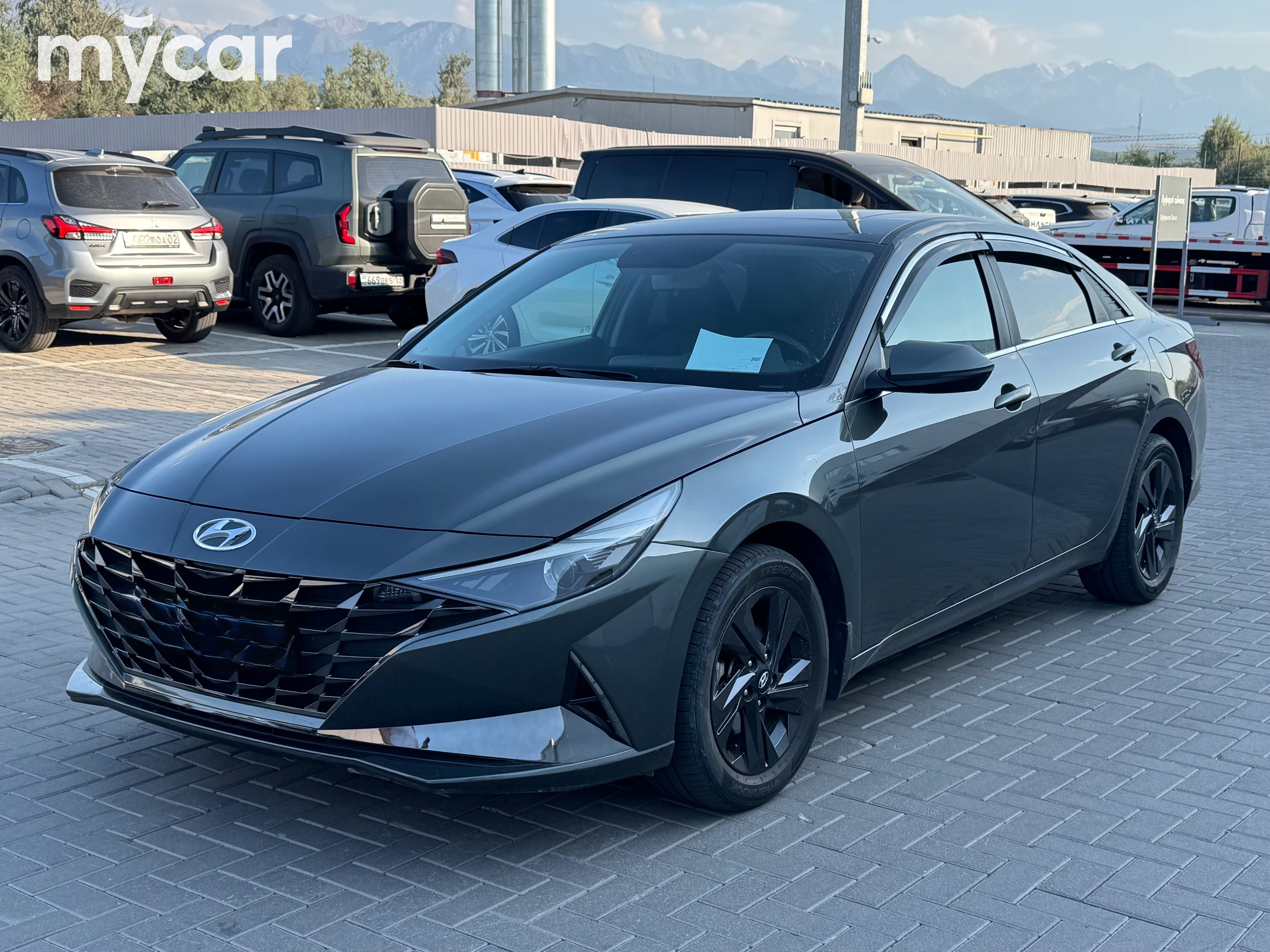 Hyundai Elantra 2023