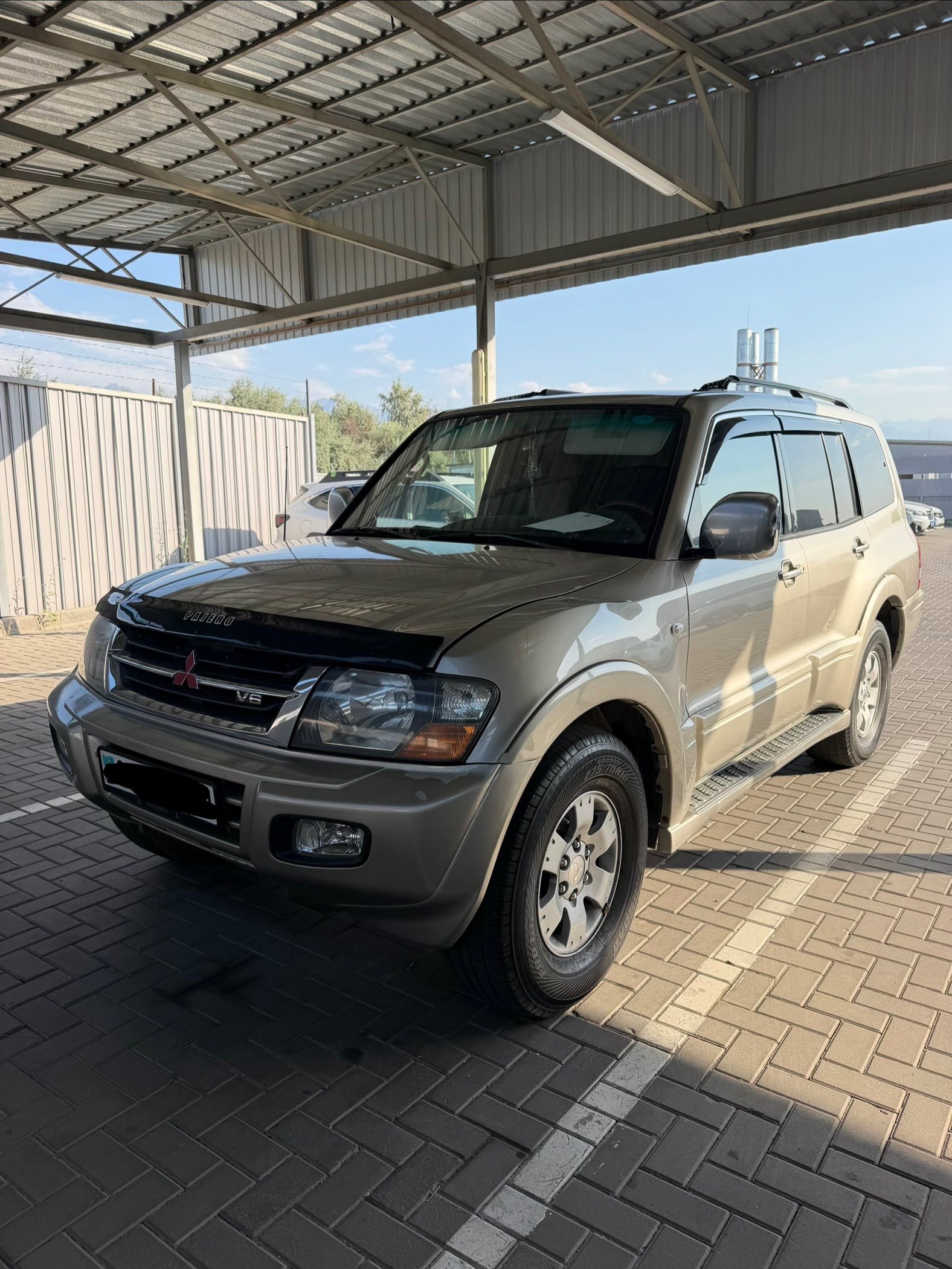 Mitsubishi Pajero 2005