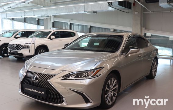 Lexus ES 2019