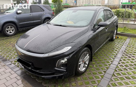 Hongqi E-QM5 2025