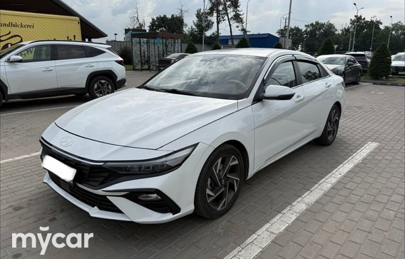 Hyundai Elantra 2023