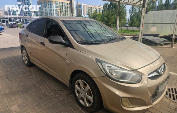 Hyundai Accent 2013