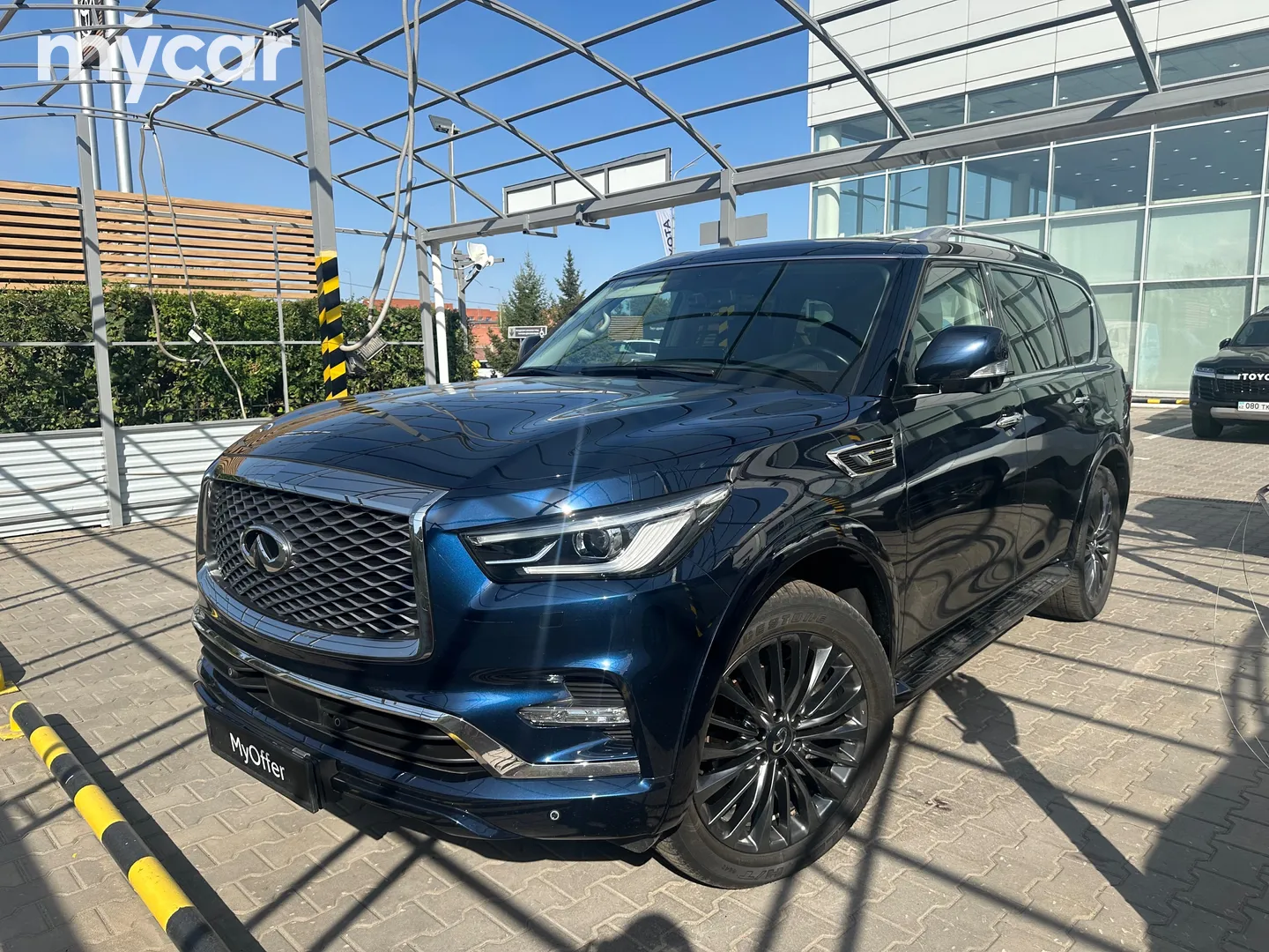 Infiniti QX80, 2022
