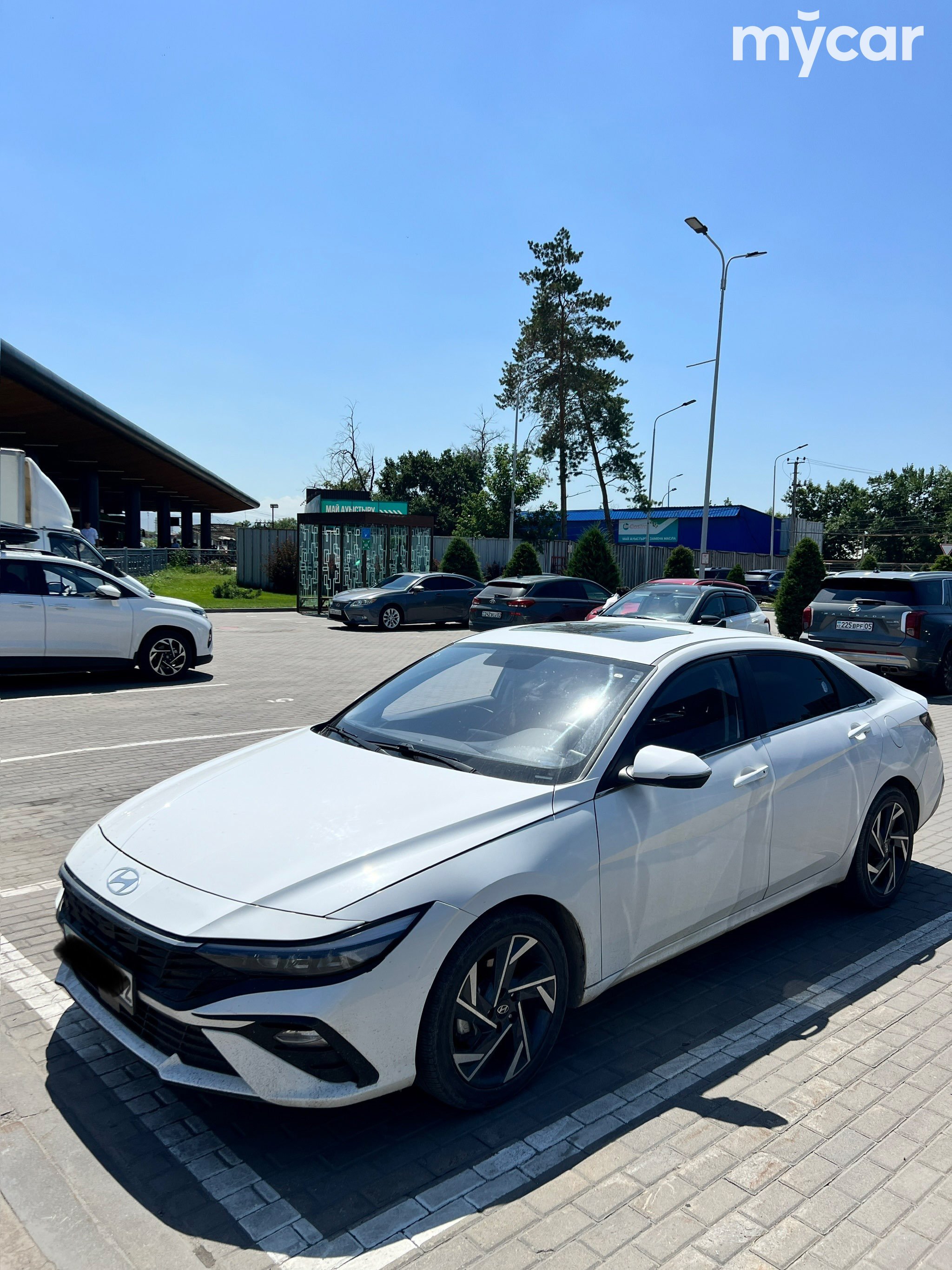 Hyundai Elantra 2024