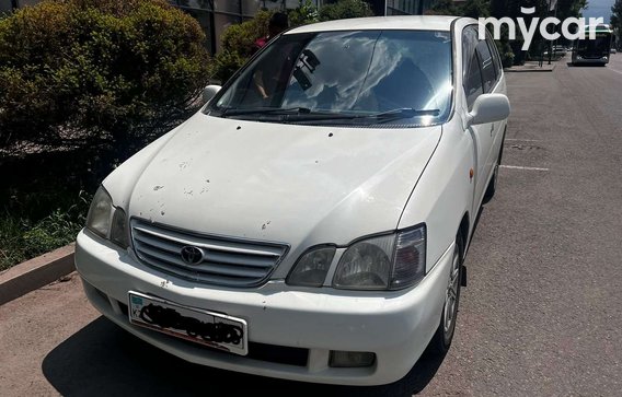 Toyota Gaia 1998