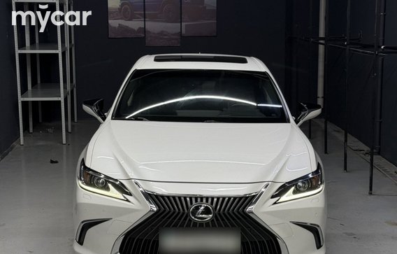 Lexus ES 2019