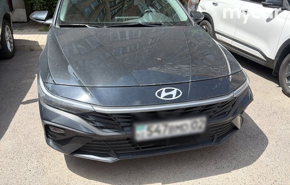 Hyundai Elantra 2025