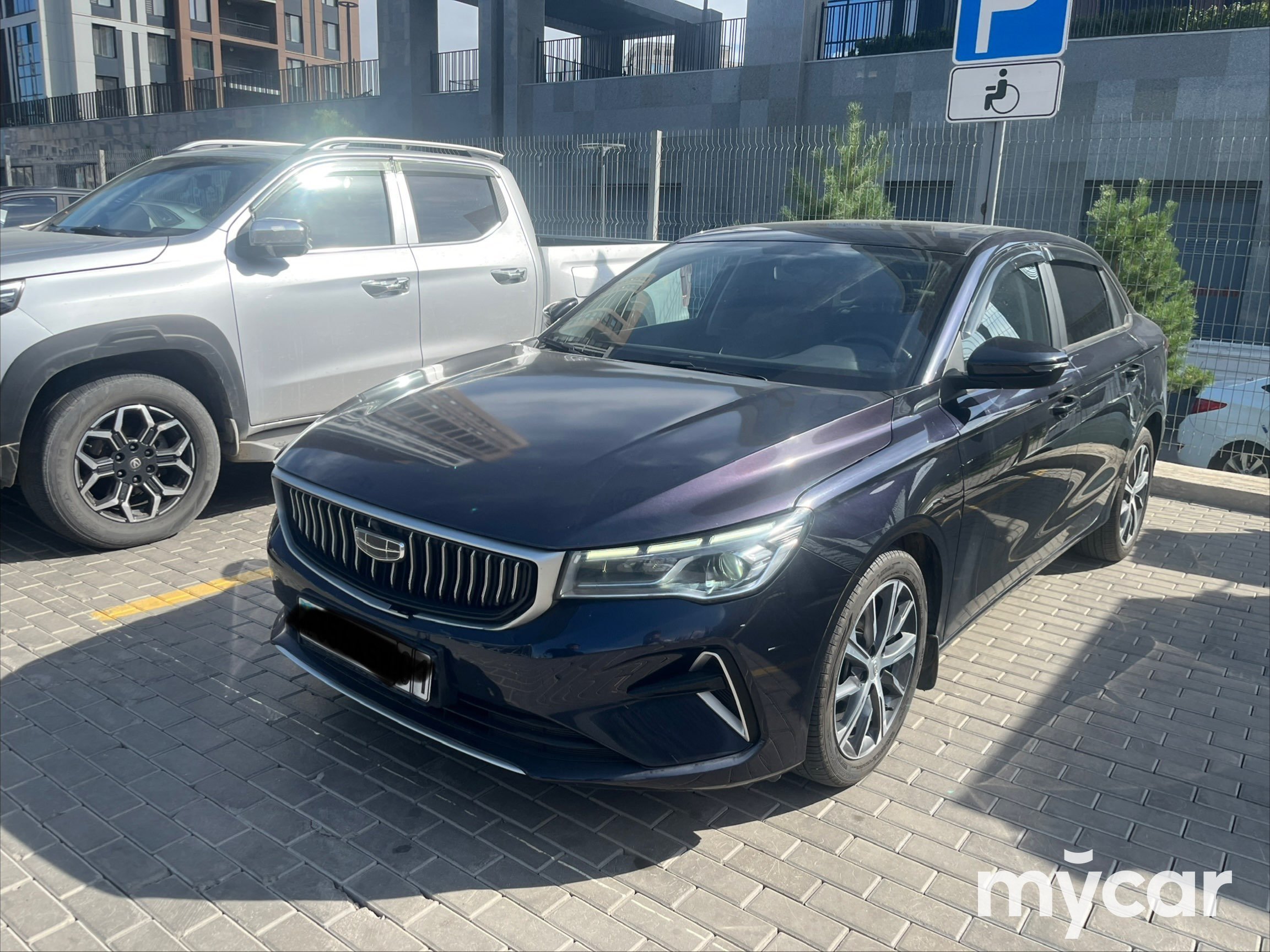 Geely Emgrand 2024