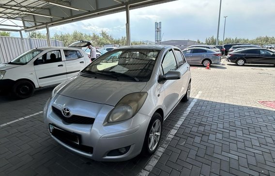 Toyota Yaris 2011