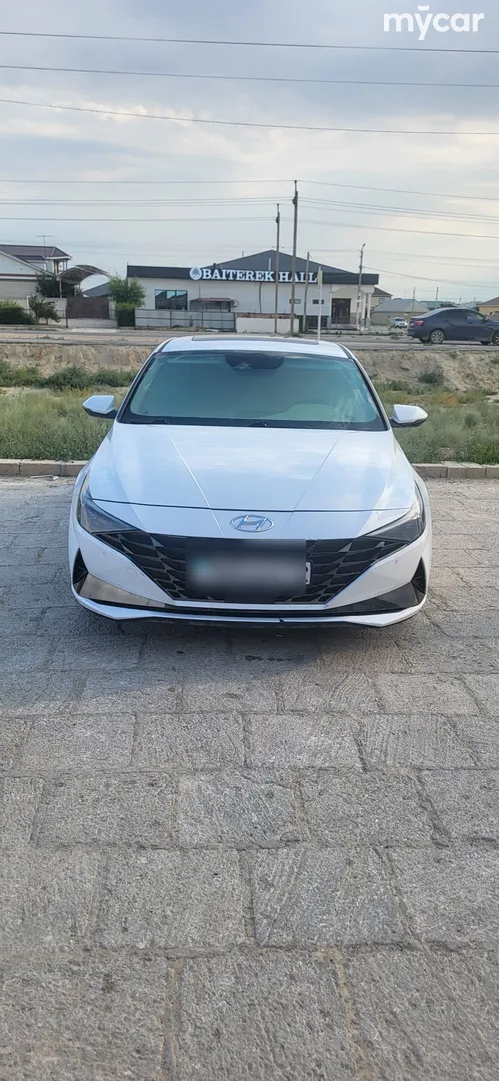 Hyundai Elantra, 2023