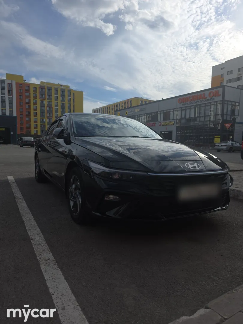 Hyundai Elantra, 2025
