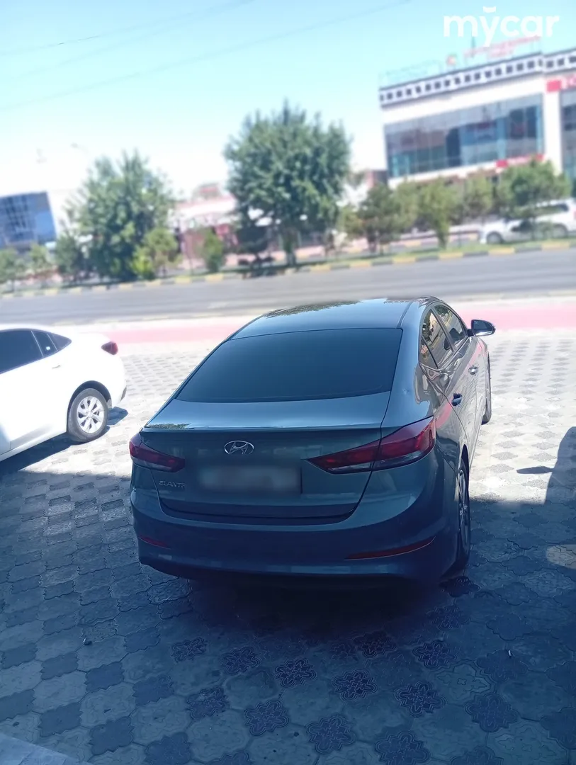Hyundai Elantra, 2018