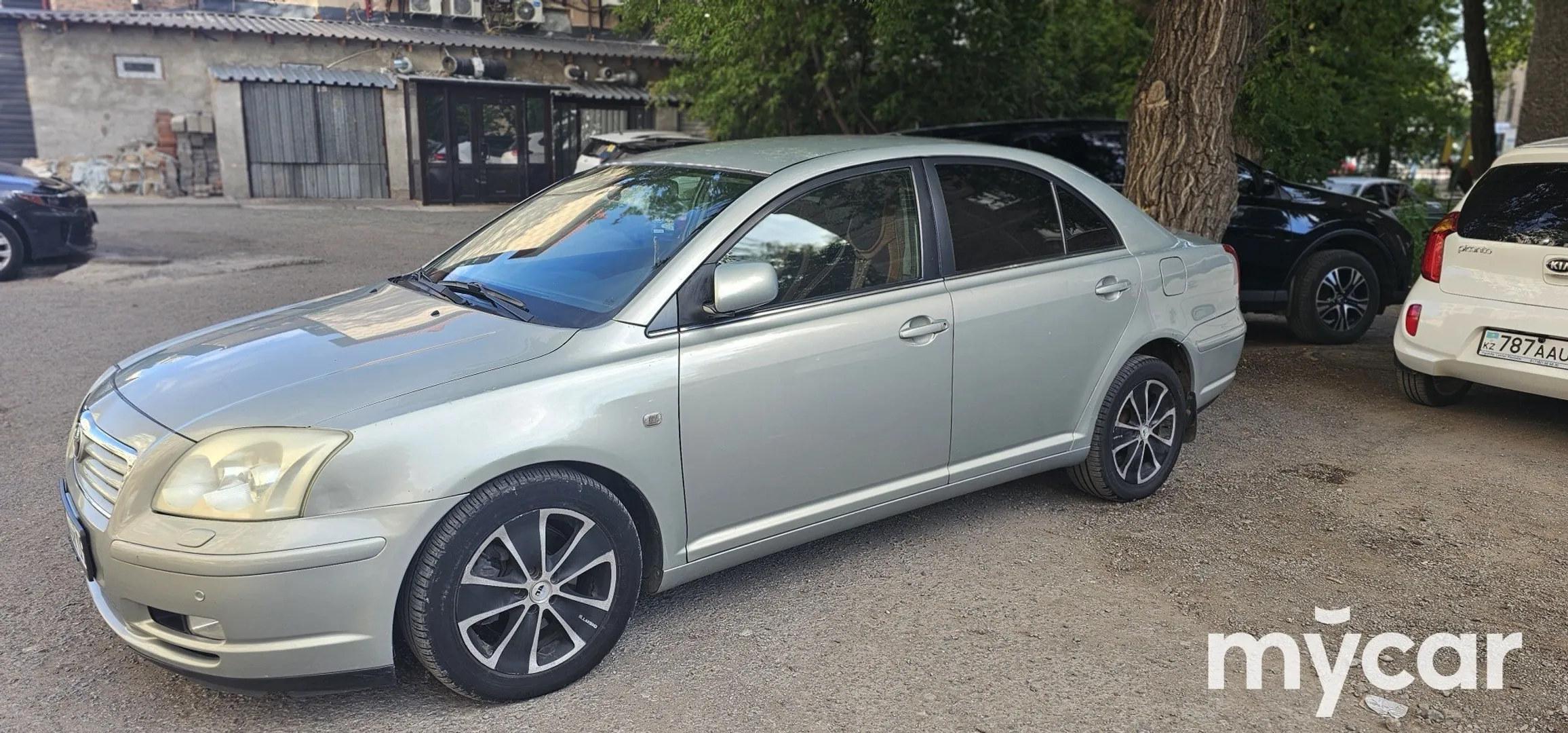 Toyota Avensis, 2004