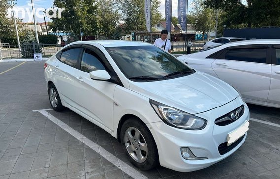 Hyundai Solaris 2012