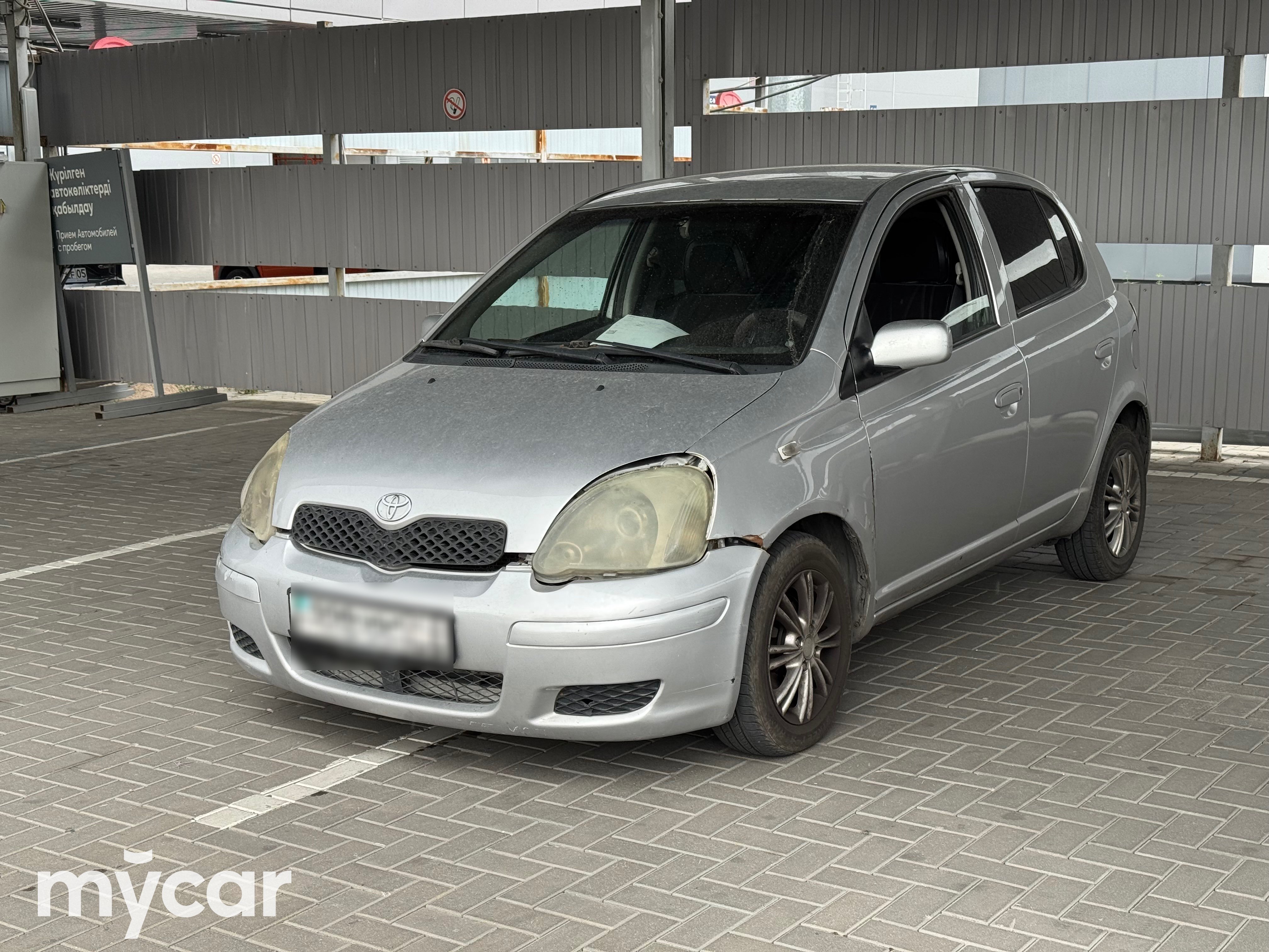 Toyota Yaris, 2004