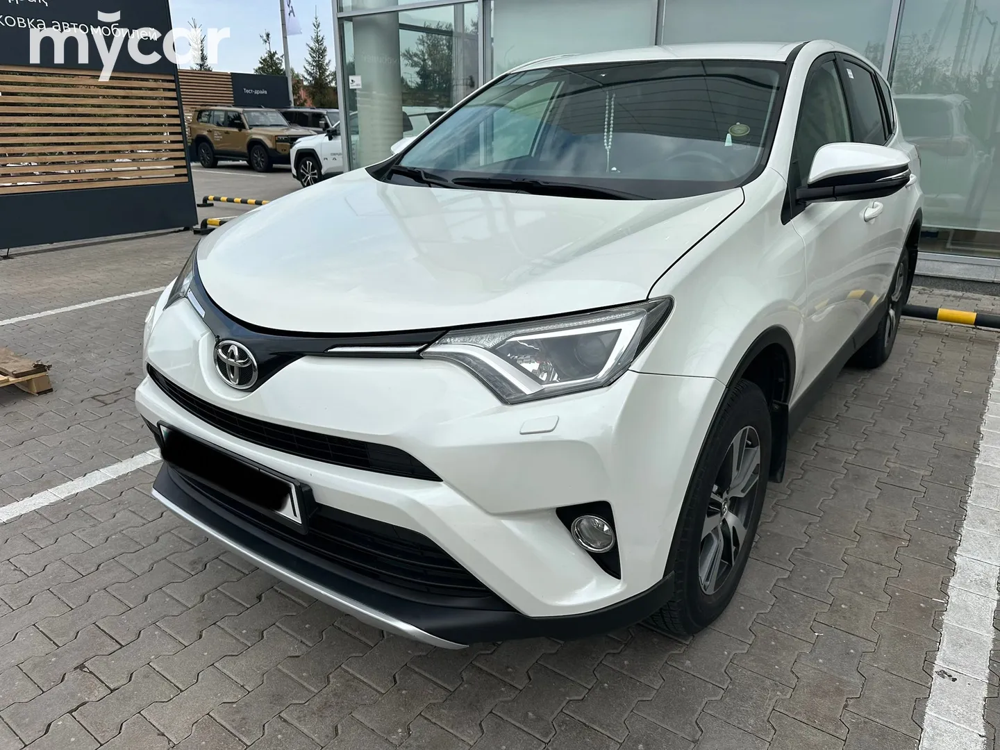 Toyota RAV4, 2016