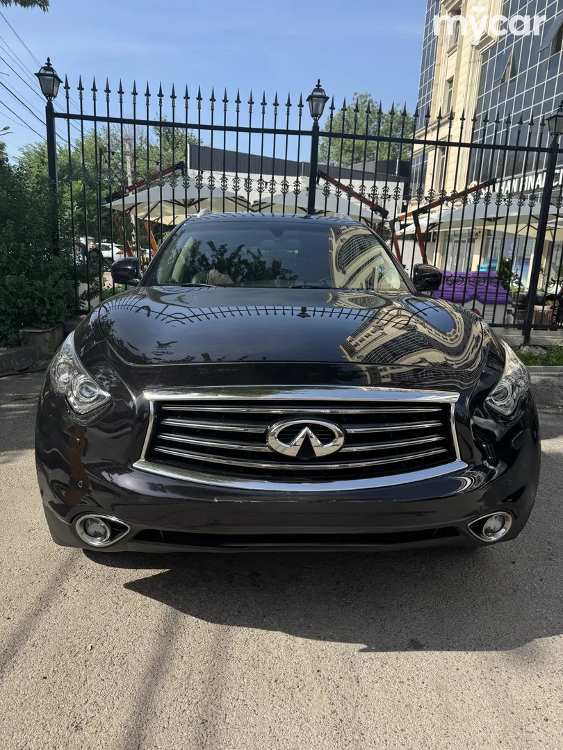 Infiniti QX70, 2014