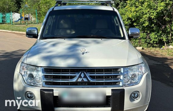Mitsubishi Pajero 2013