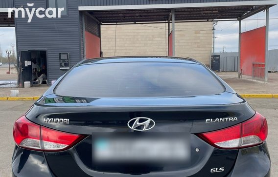 Hyundai Elantra 2013
