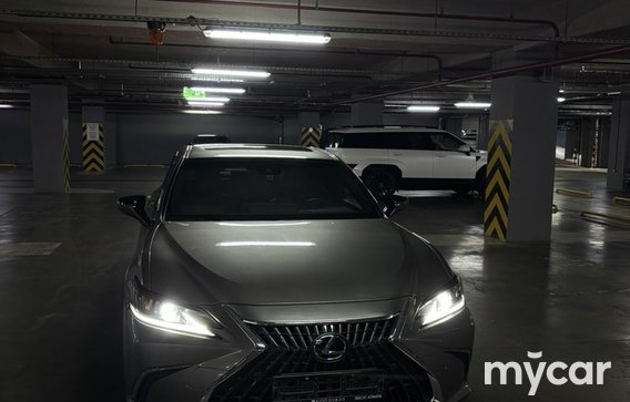 Lexus ES 2023