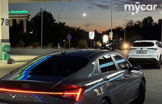 Hyundai Elantra 2025