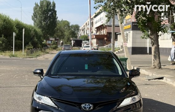 Toyota Camry 2021