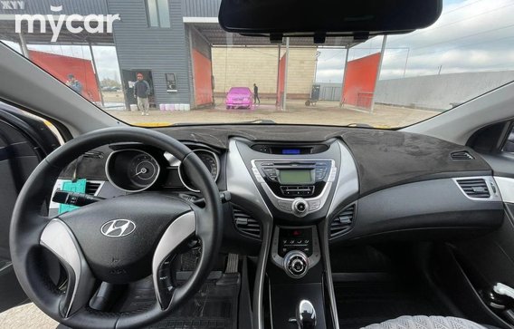 Hyundai Elantra 2013