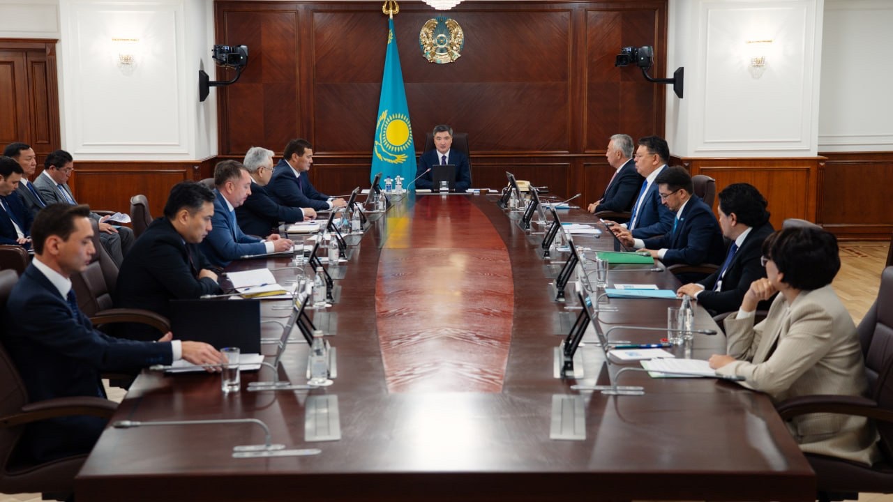 Трансформацию ЦОНов в AI-офисы в Казахстане завершат до конца года