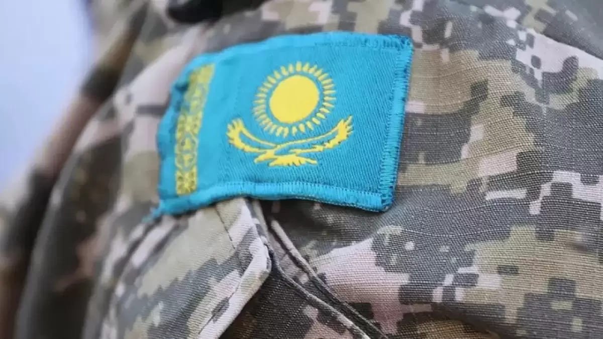 19-летнего туркестанца с врожденной патологией призвали в армию — домой он вернулся на костылях