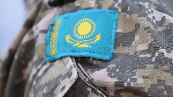 19-летнего туркестанца с врожденной патологией призвали в армию — домой он вернулся на костылях
