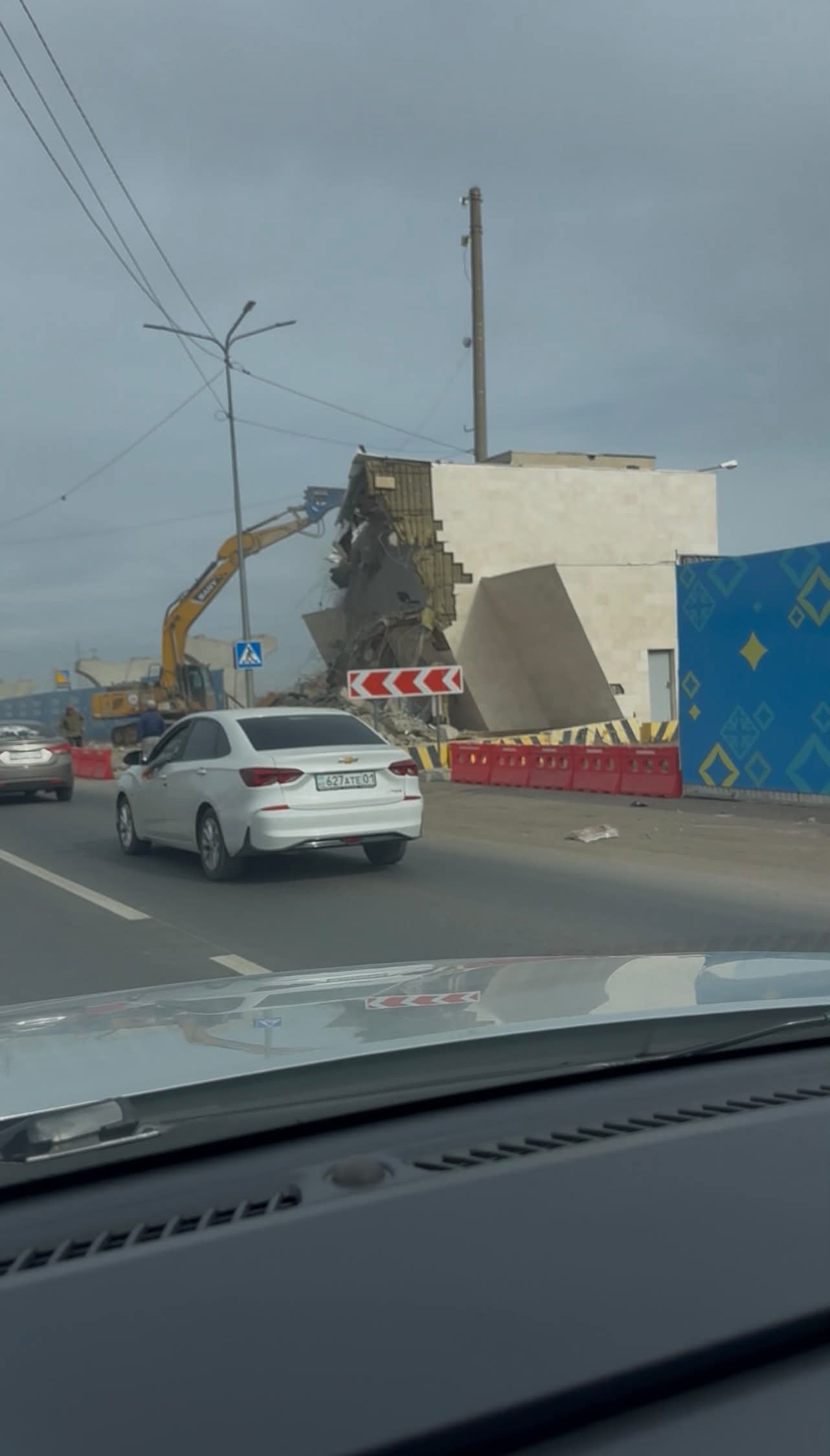 Пост дорожной полиции на пути в Косшы сносят: на его месте построят LRT