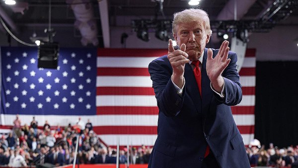 Трамп предложил назвать Атлантический или Тихий океан своим именем