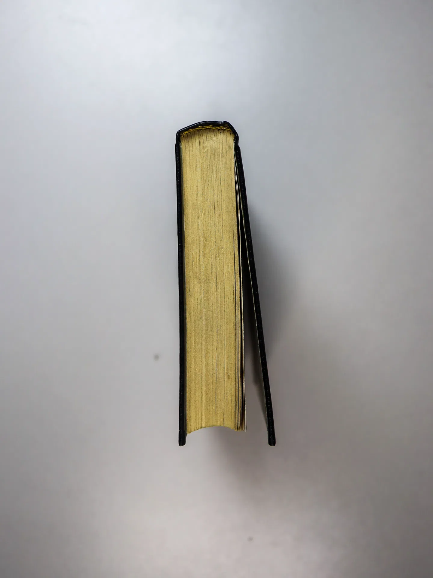 Стаут Рекс. Смерть демона. Пачка фальшивых банкнот. Гамбит
